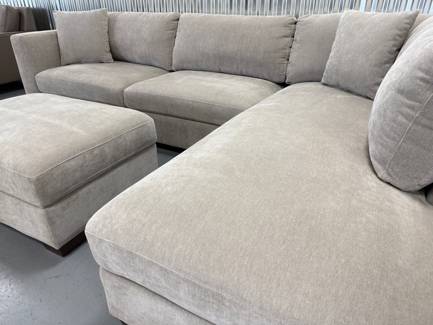 Sectional w/ Ottoman