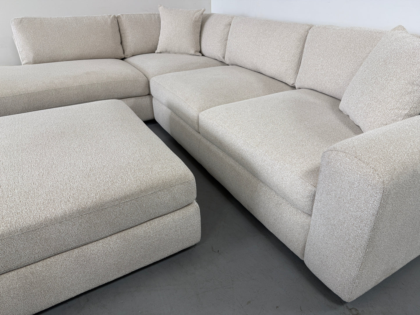 Sectional w/ Ottoman
